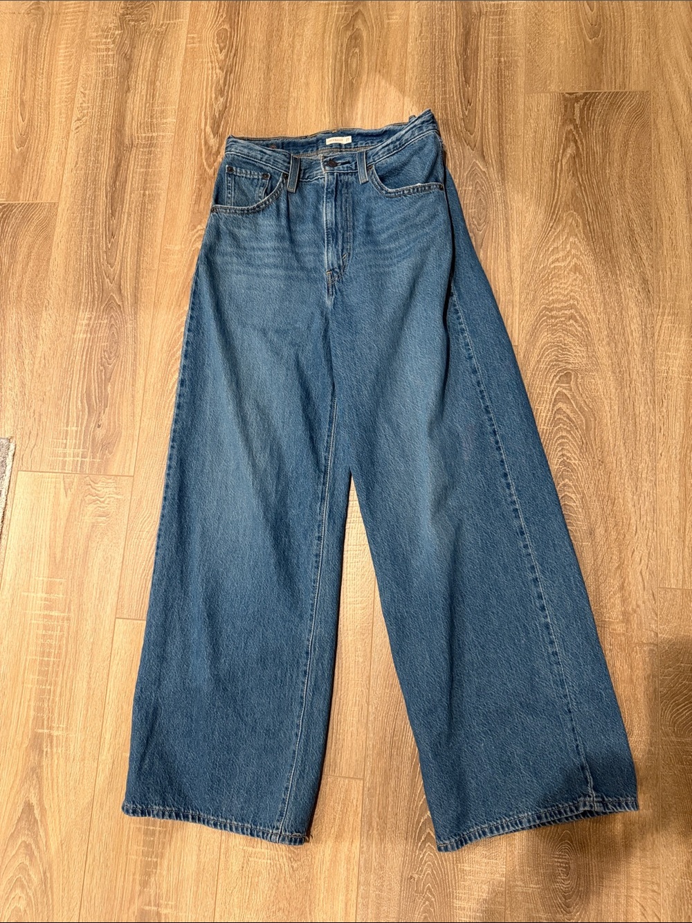 Levi’s baggy cinch waist jeans